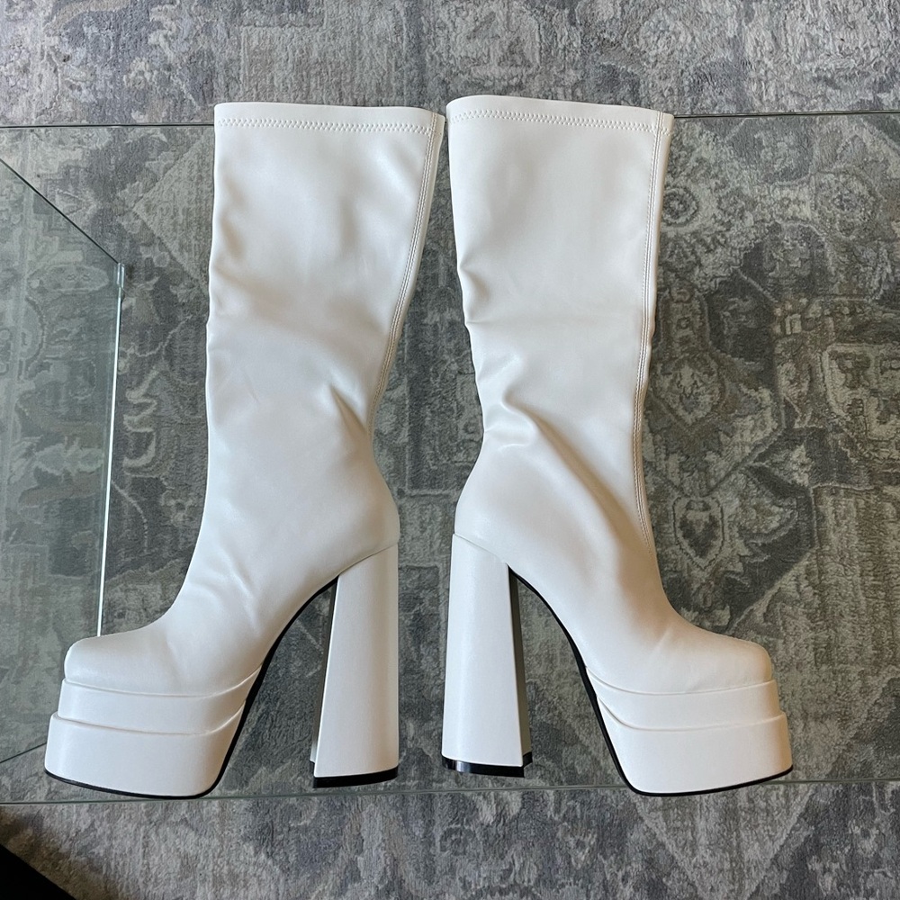 Chunky Platform Boots white